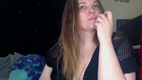 Snapshot of toxiclilly chatting on March 8, 2025, 9:28 am Lilly Miss Mistress Goddess Maam Queen Boss online show from March 8, 2025, 9:28 am