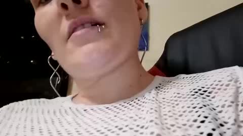 Snapshot of toxiclilly chatting on March 12, 2025, 8:41 am Lilly Miss Mistress Goddess Maam Queen Boss online show from March 12, 2025, 8:41 am