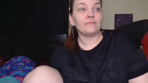 Snapshot of toxiclilly chatting on November 2, 2025, 10:28 am Lilly Miss Mistress Goddess Maam Queen Boss online show from November 2, 2025, 10:28 am