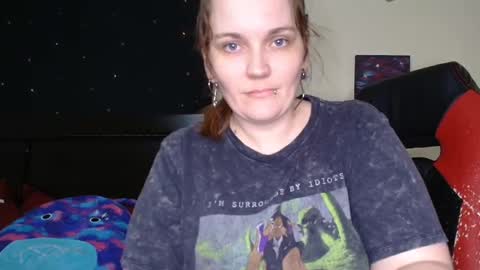 Snapshot of toxiclilly chatting on December 5, 2025, 8:45 am Lilly Miss Mistress Goddess Maam Queen Boss online show from December 5, 2025, 8:45 am