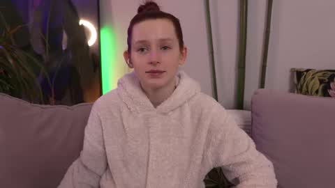 Snapshot of toxl chatting on February 21, 2025, 5:31 pm Bella online show from February 21, 2025, 5:31 pm