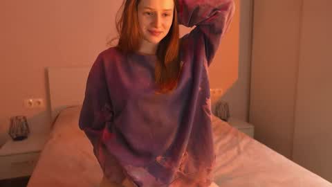 Snapshot of toxl chatting on December 14, 2025, 4:45 pm Bella online show from December 14, 2025, 4:45 pm