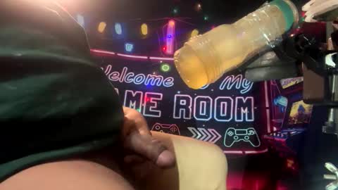 ToysForMyCock online show from May 18, 2026, 2:40 am