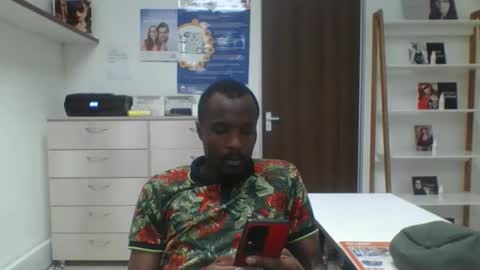 Snapshot of tpnuts chatting on December 5, 2025, 9:51 am tpnuts online show from December 5, 2025, 9:51 am