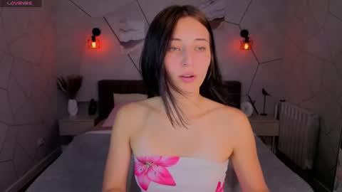 tracey_gill online show from July 8, 2026, 9:14 am