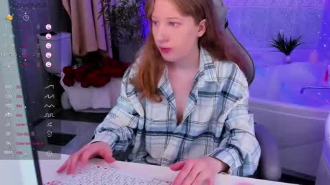 tracy_aww online show from March 19, 2026, 9:02 am