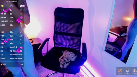 Snapshot of tracy_lambo chatting on January 15, 2025, 10:13 pm tracy online show from January 15, 2025, 10:13 pm