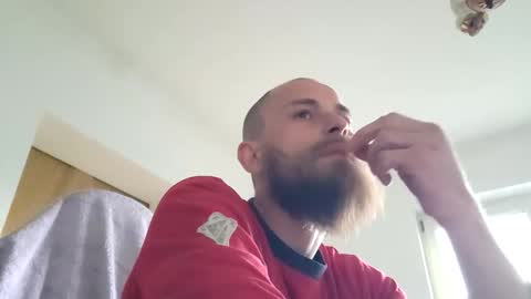 Snapshot of tralalabala chatting on March 11, 2026, 4:02 pm Tralalabala online show from March 11, 2026, 4:02 pm