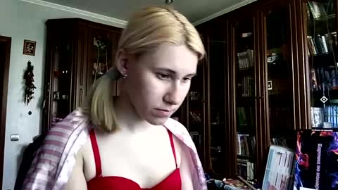 Lesly online show from May 16, 2026, 7:38 am