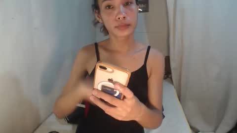 Amor  THUMBS-UP ME online show from March 18, 2026, 4:59 am