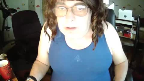 Snapshot of transmtfhello chatting on May 10, 2026, 11:15 am Peter online show from May 10, 2026, 11:15 am