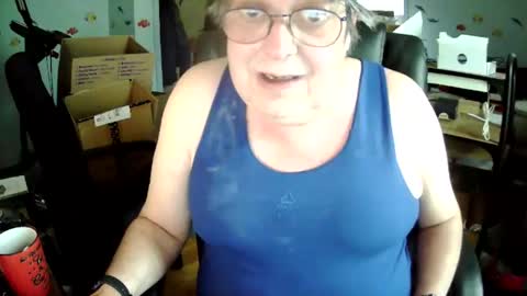 Snapshot of transmtfhello chatting on May 25, 2026, 7:09 pm Peter online show from May 25, 2026, 7:09 pm