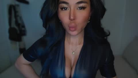 Snapshot of transnextdoor_ chatting on February 17, 2025, 6:31 am ALMIGHTY GODDESS VALENTINA online show from February 17, 2025, 6:31 am