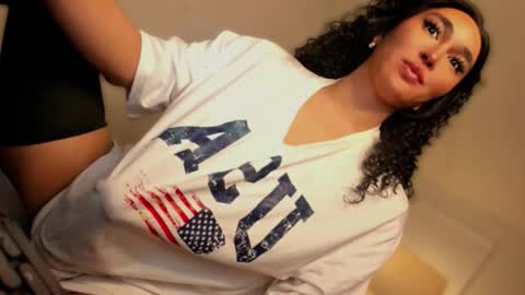 Snapshot of transnextdoor_ chatting on September 18, 2025, 10:34 pm ALMIGHTY GODDESS VALENTINA online show from September 18, 2025, 10:34 pm