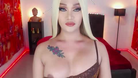 KYLIE BELLA  TS online show from December 18, 2025, 6:52 am