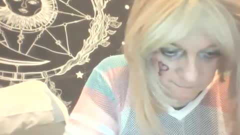 traphouseslutbunny4fun online show from December 15, 2024, 4:04 pm