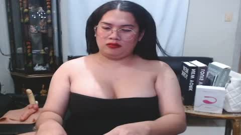 travelergirl online show from July 3, 2026, 10:05 pm