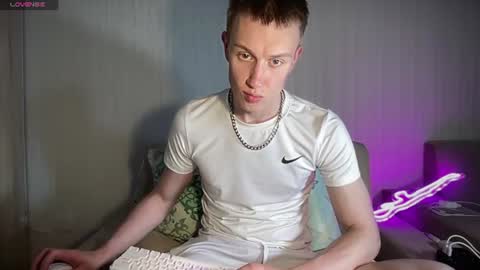 Snapshot of travis_gracile chatting on June 22, 2026, 9:06 am Travis online show from June 22, 2026, 9:06 am