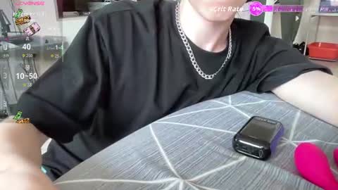 Snapshot of travis_gracile chatting on July 9, 2026, 9:02 am Travis online show from July 9, 2026, 9:02 am