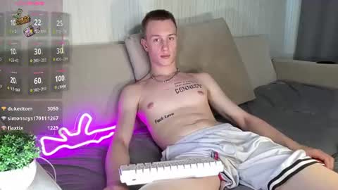 Snapshot of travis_gracile chatting on July 14, 2026, 10:21 am Travis online show from July 14, 2026, 10:21 am