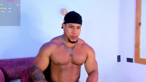 Snapshot of travis_lenox_ chatting on June 21, 2026, 2:25 am Travis online show from June 21, 2026, 2:25 am