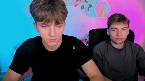 Travis online show from December 4, 2025, 8:06 pm