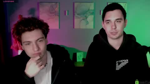 Travis online show from April 30, 2026, 8:42 am