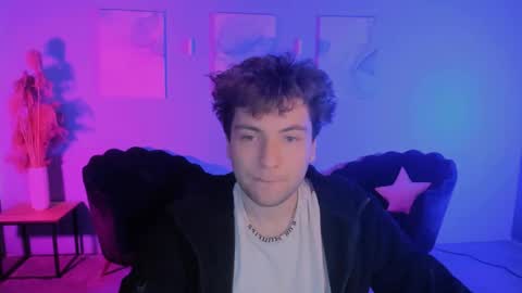 Travis online show from May 3, 2026, 9:04 am