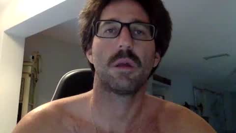 Snapshot of traviskenn chatting on September 30, 2025, 11:37 am TravisKenn online show from September 30, 2025, 11:37 am