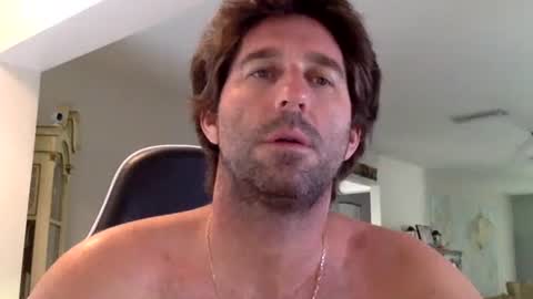 Snapshot of traviskenn chatting on November 5, 2025, 7:47 pm TravisKenn online show from November 5, 2025, 7:47 pm