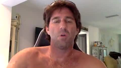 Snapshot of traviskenn chatting on November 10, 2025, 7:46 pm TravisKenn online show from November 10, 2025, 7:46 pm