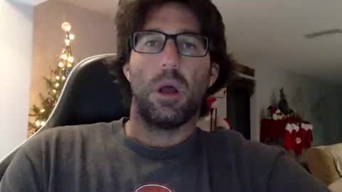 Snapshot of traviskenn chatting on December 19, 2025, 12:45 pm TravisKenn online show from December 19, 2025, 12:45 pm