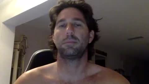 Snapshot of traviskenn chatting on January 14, 2026, 12:33 pm TravisKenn online show from January 14, 2026, 12:33 pm