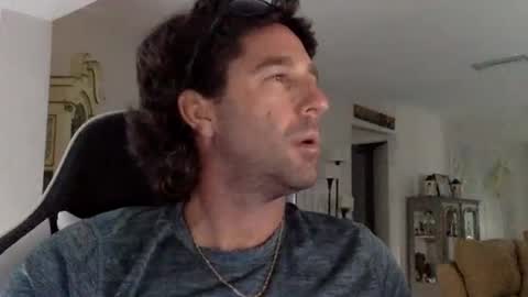 Snapshot of traviskenn chatting on March 1, 2026, 9:28 pm TravisKenn online show from March 1, 2026, 9:28 pm