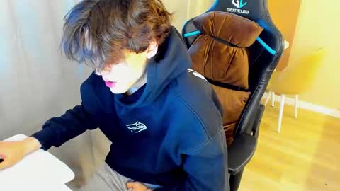 travisrivas online show from February 5, 2026, 1:05 pm