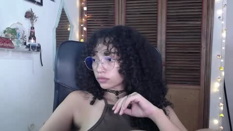 Snapshot of treasuresz chatting on January 25, 2025, 8:53 pm Emily online show from January 25, 2025, 8:53 pm