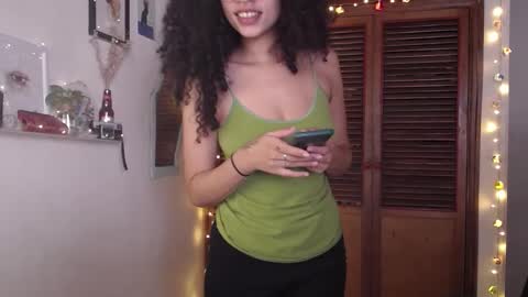 Snapshot of treasuresz chatting on March 7, 2025, 5:28 pm Emily online show from March 7, 2025, 5:28 pm