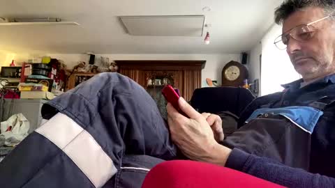 Snapshot of trebgeis1 chatting on February 17, 2025, 2:37 pm trebgeis1 online show from February 17, 2025, 2:37 pm