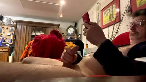 Snapshot of trebgeis1 chatting on February 25, 2025, 5:41 am trebgeis1 online show from February 25, 2025, 5:41 am