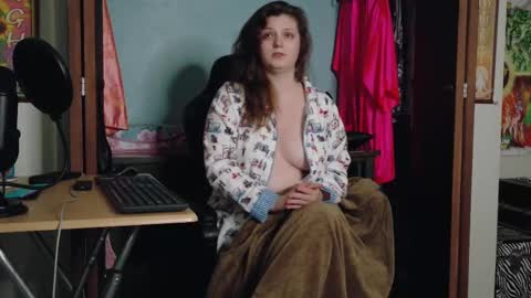 TreeJeanne online show from September 21, 2025, 3:41 am