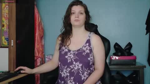 TreeJeanne online show from September 28, 2025, 10:59 pm