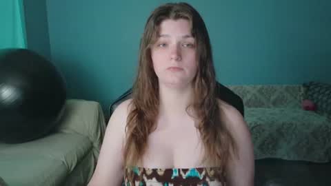 Snapshot of treejeanne chatting on June 18, 2026, 10:14 pm TreeJeanne online show from June 18, 2026, 10:14 pm
