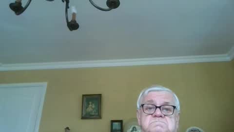 Snapshot of trekbeestje1 chatting on April 3, 2026, 8:12 am trekbeestje online show from April 3, 2026, 8:12 am