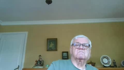 Snapshot of trekbeestje1 chatting on April 4, 2026, 8:23 am trekbeestje online show from April 4, 2026, 8:23 am