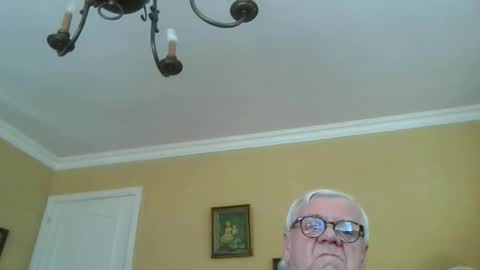 Snapshot of trekbeestje1 chatting on April 7, 2026, 12:49 pm trekbeestje online show from April 7, 2026, 12:49 pm