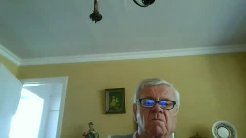 Snapshot of trekbeestje1 chatting on June 20, 2026, 12:08 pm trekbeestje online show from June 20, 2026, 12:08 pm