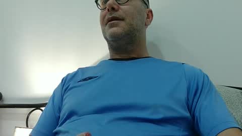 Snapshot of trevido4u chatting on April 5, 2026, 2:09 am trevido4u online show from April 5, 2026, 2:09 am
