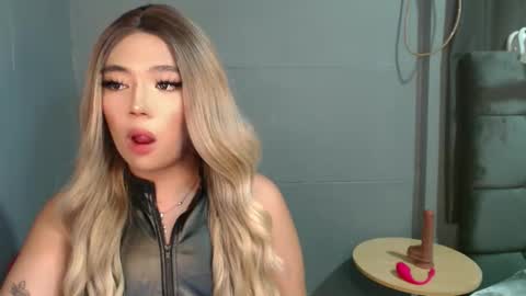 Snapshot of trexie_fucks15 chatting on October 27, 2025, 9:19 pm trexie_fucks15 online show from October 27, 2025, 9:19 pm