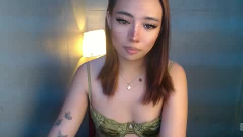 trexie_fucks15 online show from April 27, 2026, 9:51 am