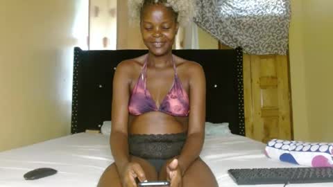 Snapshot of trey_queens chatting on July 7, 2026, 11:47 am trey_queens online show from July 7, 2026, 11:47 am